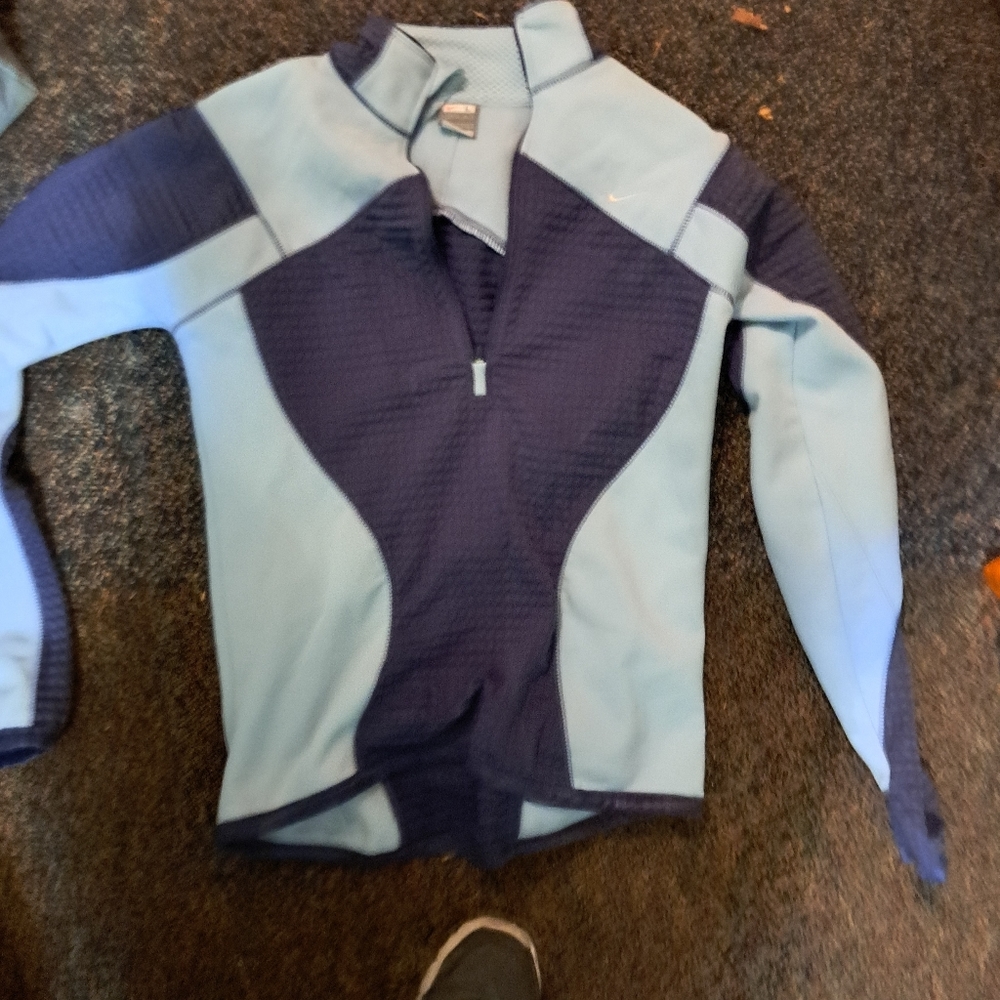 Nike Therma Dry-fit Size L (12-14)